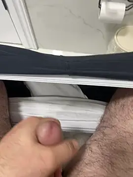 Snapshot of Heros2000 chatting on April 2026 08:01:01 AM Heros2000 online show from April 2026 08:01:01 AM