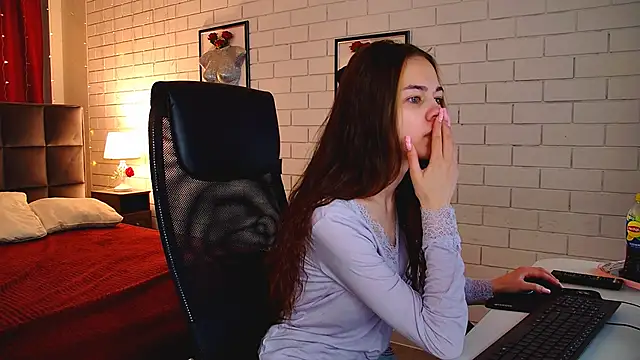 UliaNeer online show from April 2026 05:10:01 AM