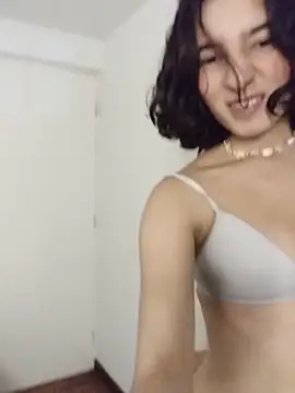 Snapshot of LuaBusch chatting on November 2025 12:24:02 AM LuaBusch online show from November 2025 12:24:02 AM