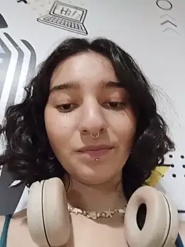 Snapshot of LuaBusch chatting on November 2025 07:46:02 PM LuaBusch online show from November 2025 07:46:02 PM