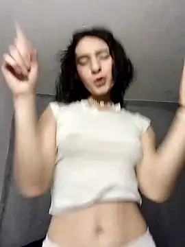 Snapshot of LuaBusch chatting on December 2025 12:40:02 AM LuaBusch online show from December 2025 12:40:02 AM