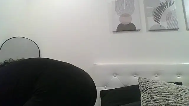 Flossee online show from April 2026 08:20:01 AM