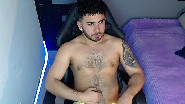 adamhairy online show from November 2025 08:18:01 PM