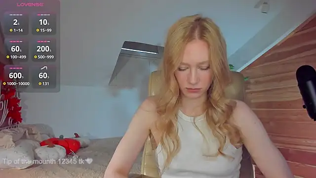 AuroraShoww online show from October 2025 12:51:01 PM