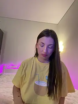 TiffaNoel online show from October 2025 04:30:02 PM