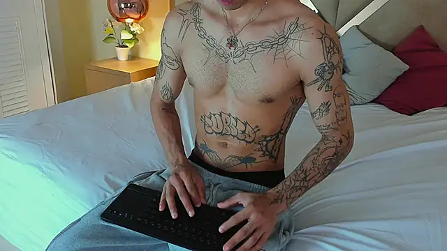 Enzo Hunter online show from May 2026 04:07:02 AM