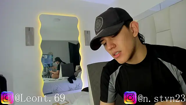 LoganTwink18 online show from April 2026 01:33:02 PM