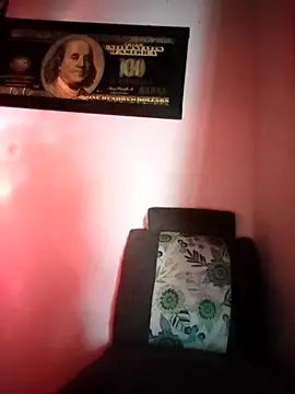 Valenn fernandez online show from April 2026 10:05:02 PM