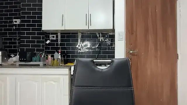 MUSCLEANGEL1 online show from March 2026 02:21:01 PM