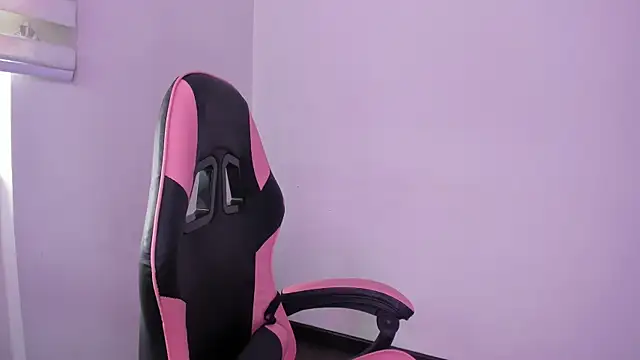 Arianna Jannes online show from March 2026 05:17:01 PM