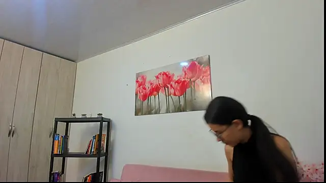 pinky f00x online show from July 2026 09:28:02 PM