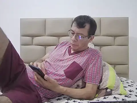 Snapshot of skinnylatino51 chatting on May 2026 12:15:01 AM skinnylatino51 online show from May 2026 12:15:01 AM