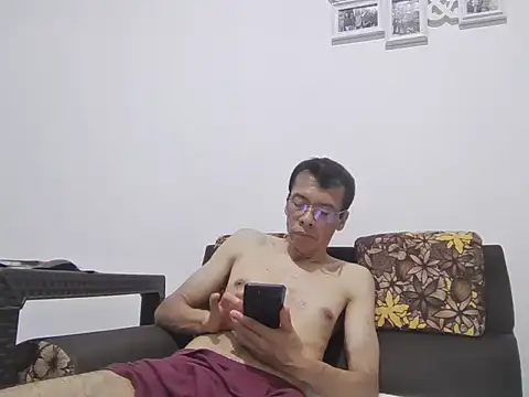Snapshot of skinnylatino51 chatting on July 2026 01:20:02 AM skinnylatino51 online show from July 2026 01:20:02 AM