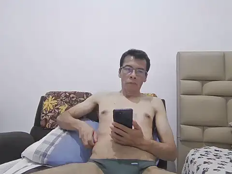Snapshot of skinnylatino51 chatting on August 2026 01:15:02 AM skinnylatino51 online show from August 2026 01:15:02 AM