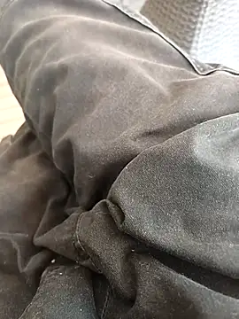 SlipperyEssay online show from March 2026 01:33:01 PM