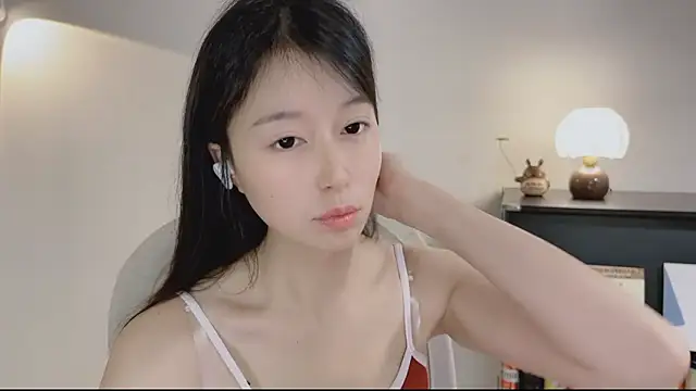 Onechestnut online show from April 2026 04:59:02 AM