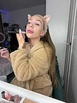 AlysonHuxley  online show from February 2026 01:20:02 AM