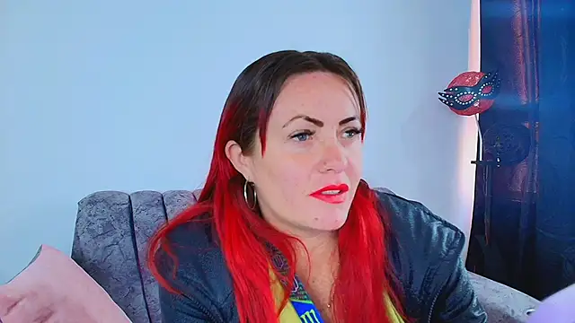 carolinhe  online show from October 2025 07:22:01 PM