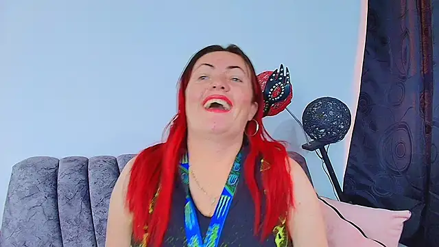 carolinhe  online show from October 2025 09:03:02 PM