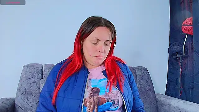 carolinhe  online show from October 2025 07:59:01 PM