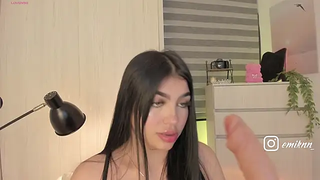 EmmyKenner online show from June 2026 11:44:02 AM