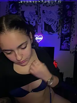 Snapshot of babykalirose chatting on June 2026 03:39:02 AM babykalirose online show from June 2026 03:39:02 AM