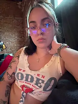 Snapshot of babykalirose chatting on June 2026 11:38:02 PM babykalirose online show from June 2026 11:38:02 PM