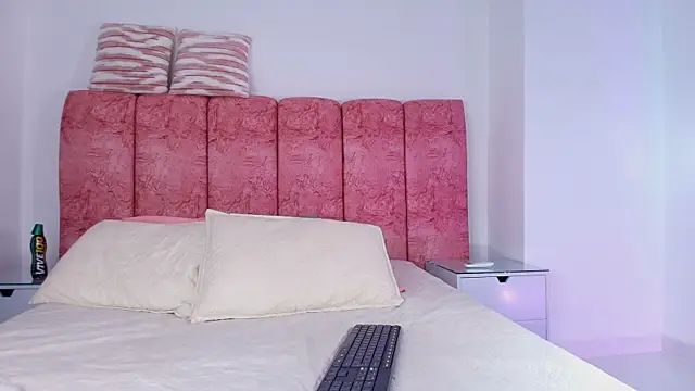 emmacurvy online show from December 2025 03:12:02 AM