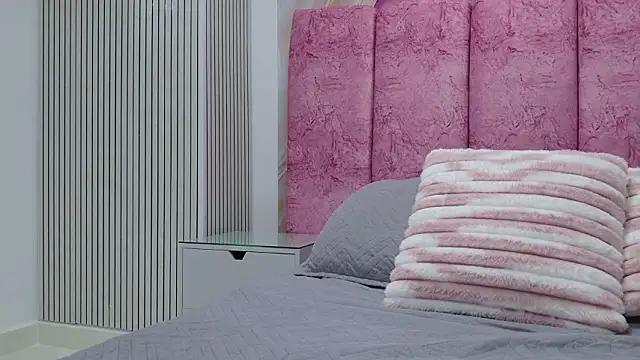 emmacurvy online show from February 2026 03:02:01 AM