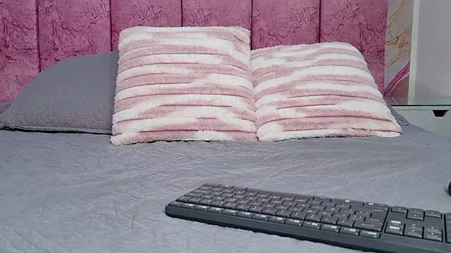 emmacurvy online show from March 2026 03:11:01 AM