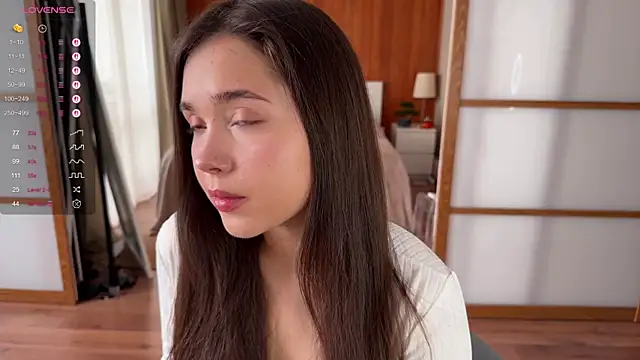 Snapshot of PlumyBun chatting on October 2025 04:21:02 AM PlumyBun online show from October 2025 04:21:02 AM