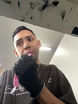 Oqui online show from April 2026 08:23:01 PM