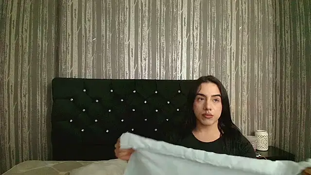 Snapshot of Alicee_Moonn chatting on June 2026 08:30:02 PM Alicee Moonn online show from June 2026 08:30:02 PM