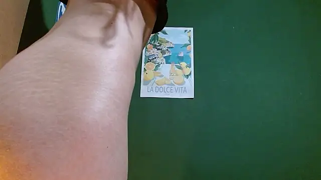 Roxiehood online show from April 2026 02:51:02 AM