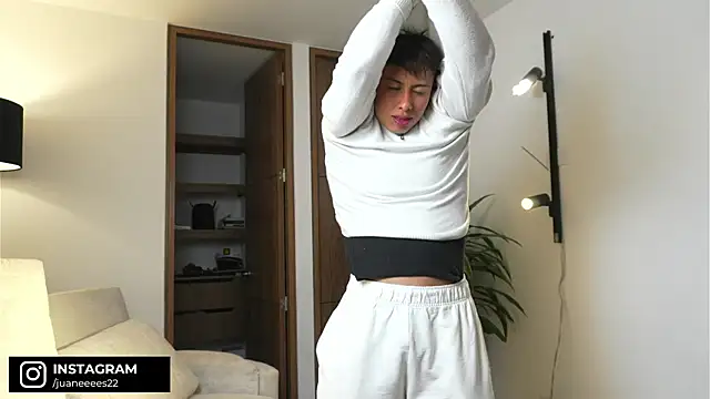 DeusbelliS online show from April 2026 01:12:02 AM