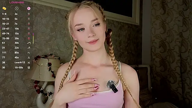 Snapshot of Emma_Frosty chatting on June 2026 10:47:01 PM Emma Frosty online show from June 2026 10:47:01 PM