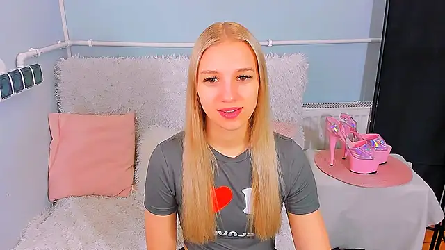 EvetteRose online show from March 2026 12:09:01 PM