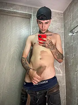 samm4044 online show from December 2025 09:52:02 PM