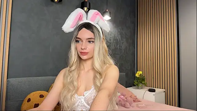 litlle angelll online show from April 2026 08:50:01 PM