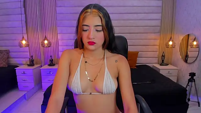 VictoriaaBlair online show from April 2026 07:40:01 PM