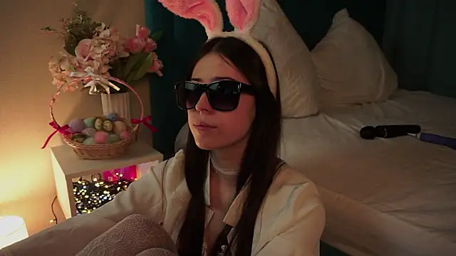 ywixos online show from April 2026 03:32:02 PM