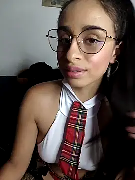 issis22 online show from October 2025 02:54:02 AM