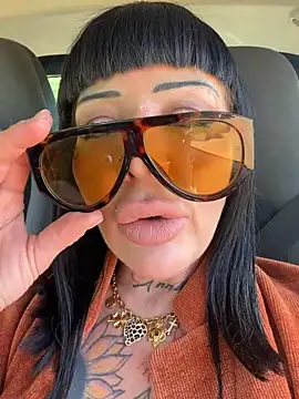 ASSERINAAA online show from April 2026 09:56:02 AM