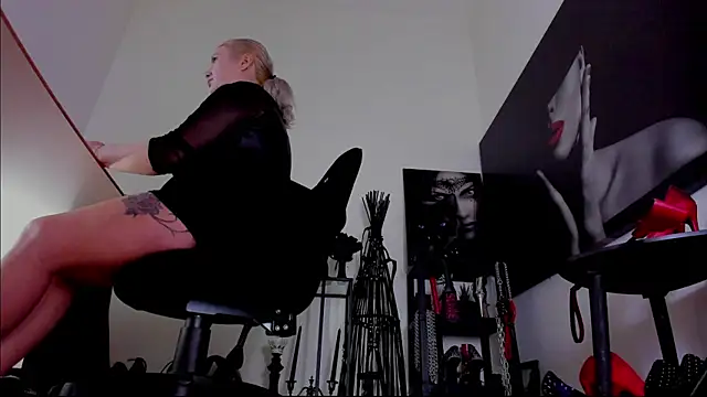 demisweet online show from February 2026 05:33:02 AM