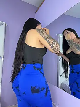 CrisMarulanda online show from March 2026 08:20:02 PM