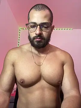 Snapshot of magnumchris chatting on June 2026 07:40:02 PM magnumchris online show from June 2026 07:40:02 PM