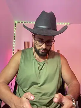 Snapshot of magnumchris chatting on June 2026 08:22:01 PM magnumchris online show from June 2026 08:22:01 PM