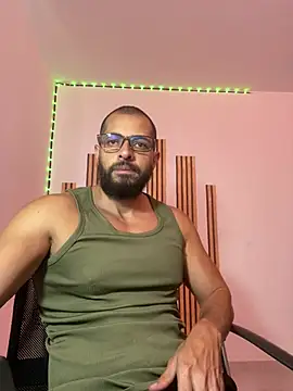 Snapshot of magnumchris chatting on July 2026 07:52:01 PM magnumchris online show from July 2026 07:52:01 PM