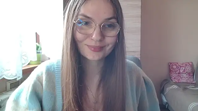 LooveELLYx online show from April 2026 06:18:01 AM