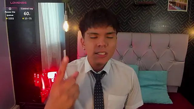 Thiago Kozak online show from March 2026 01:40:02 PM